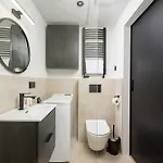 Praga Zgierska Modern By Bookinghost *