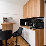 Praga Zgierska Modern By Bookinghost شقة