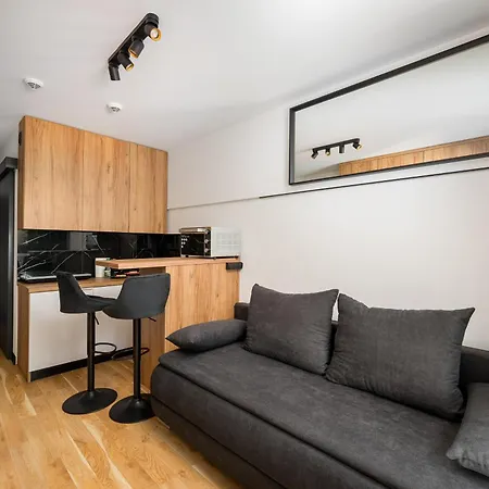 Praga Zgierska Modern By Bookinghost *