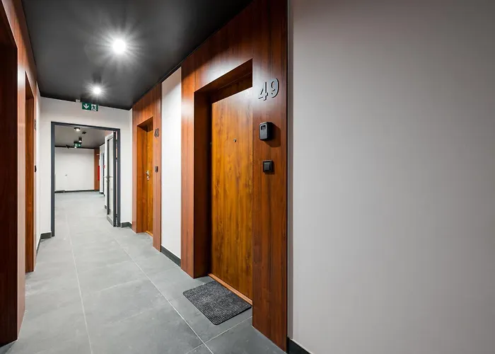 Praga Zgierska Modern By Bookinghost *