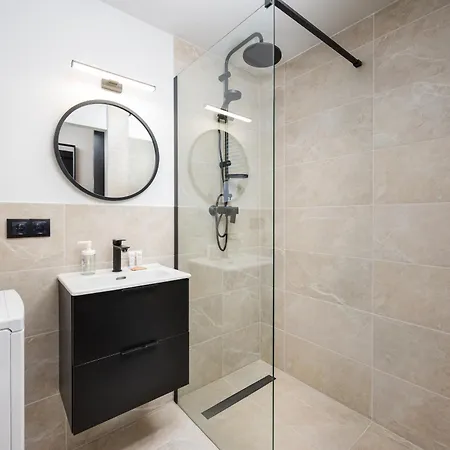 Praga Zgierska Modern By Bookinghost Apartman