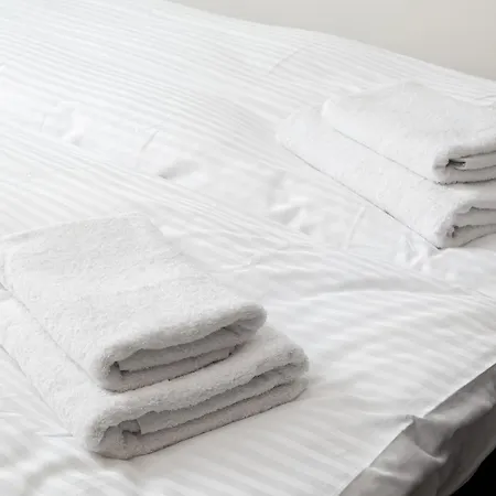 Praga Zgierska Modern By Bookinghost *